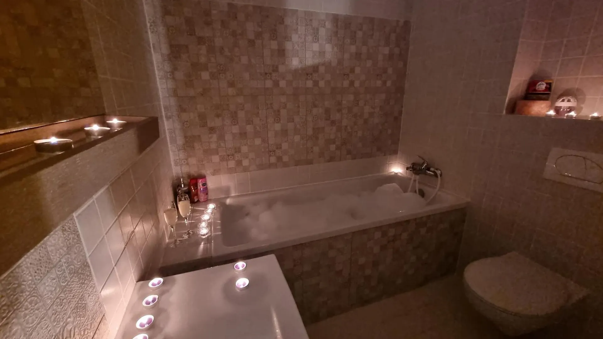 Park Residence 5, 2 Bedroom Apartment Bucharest Romania