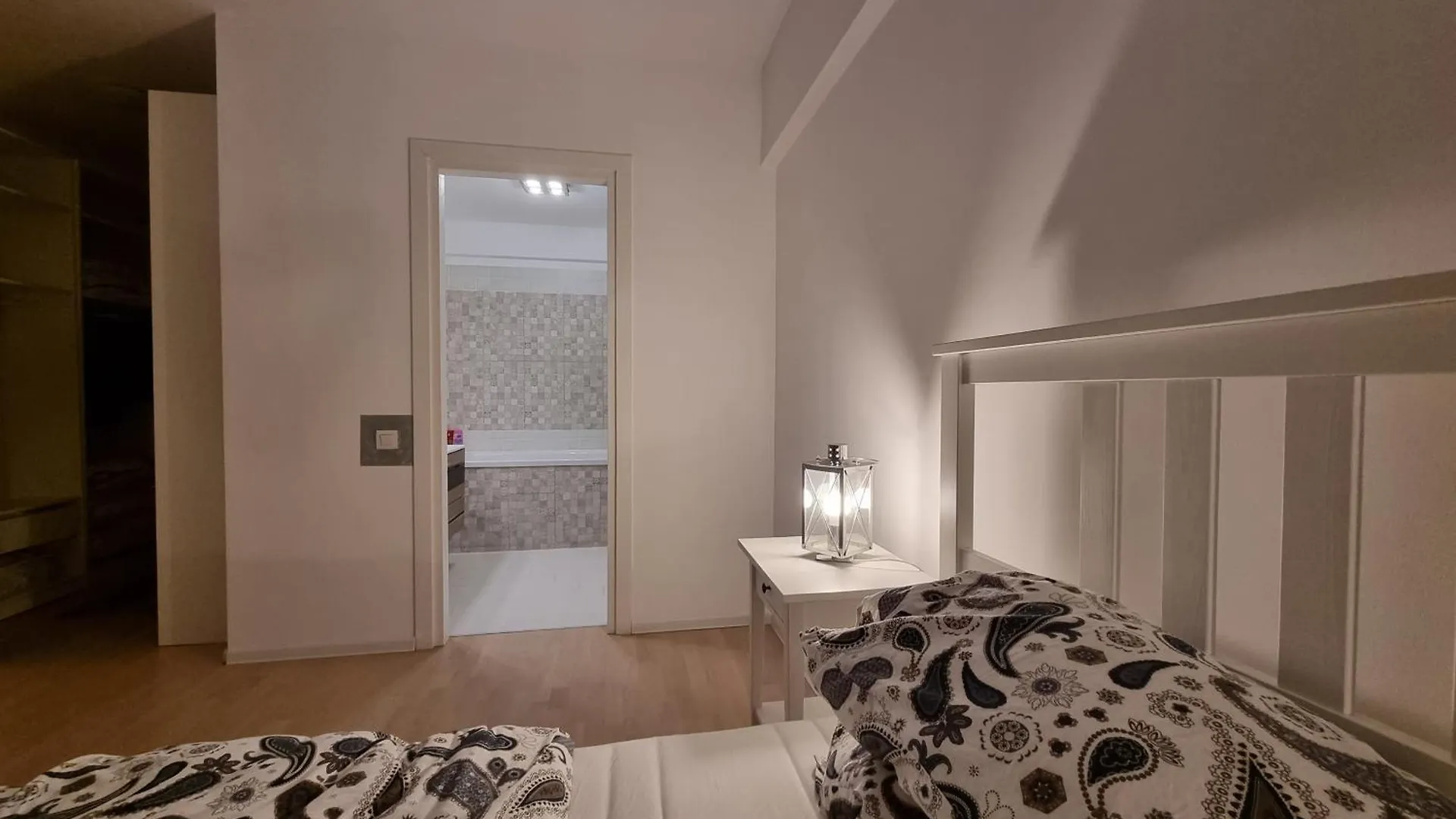 Park Residence 5, 2 Bedroom Apartment Bucharest