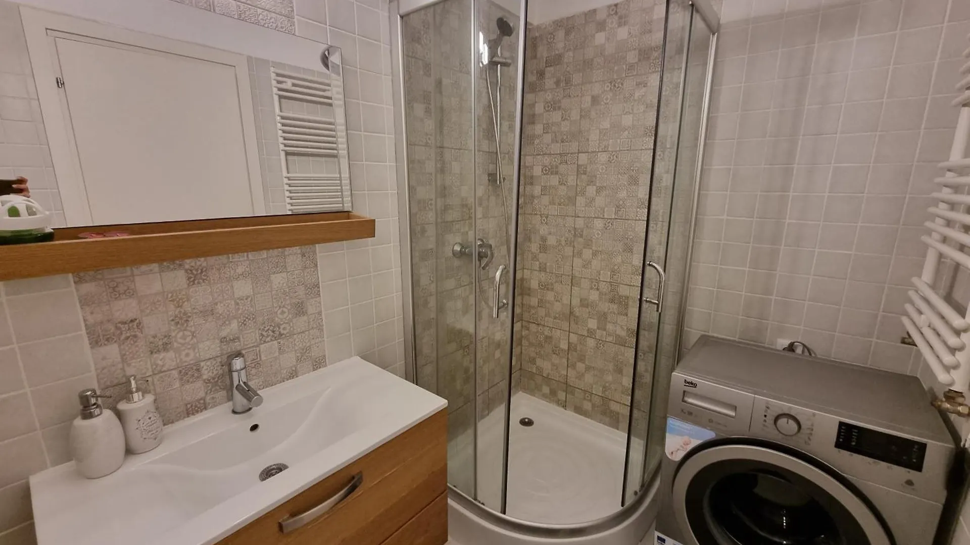 Park Residence 5, 2 Bedroom Apartment Bucharest Romania